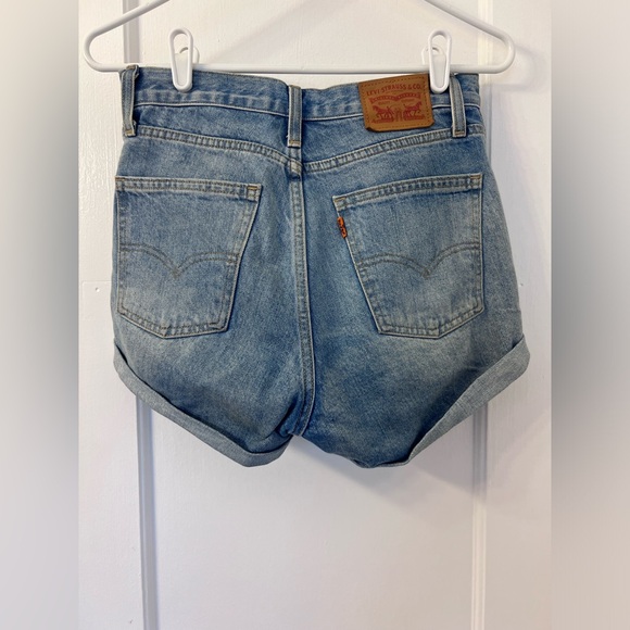 Levi’s Front Button Shorts - Picture 2 of 4